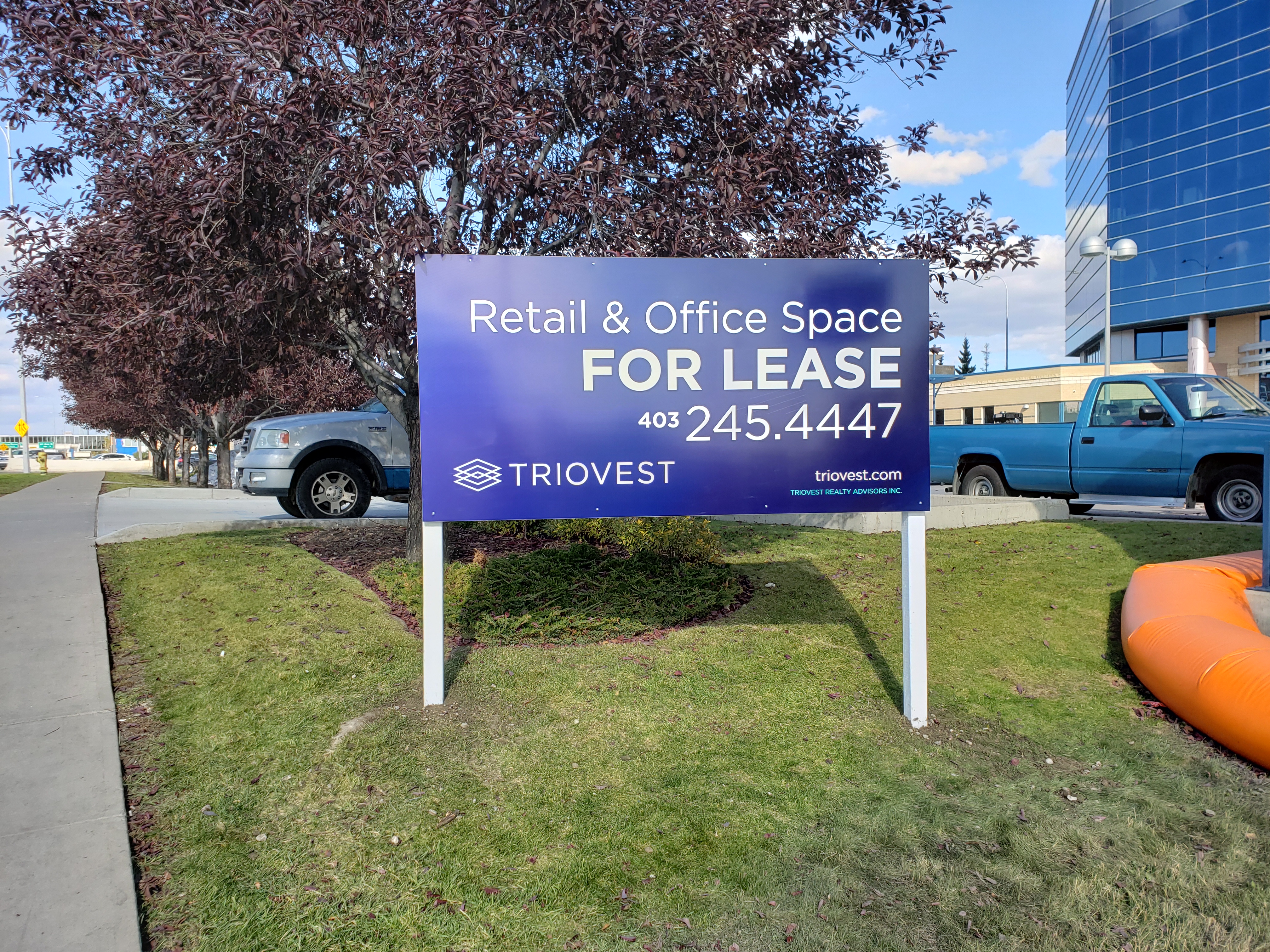 triovest standing sign