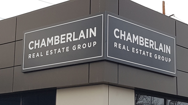 chamberlain sign