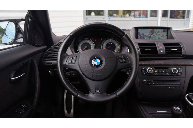 BMW 1 Serie Coupe 3.0i M Akrapovic, Harman/Kardon, Comfort Access afbeelding 5