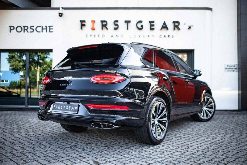 Bentley Bentayga 4.0 V8 First Edition *Mulliner / NAIM / Pano / Massage / Nachtzicht / Dynamic Ride* afbeelding 2