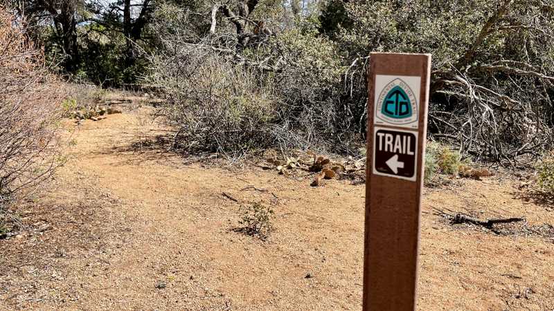 A marker shows where the trail turns