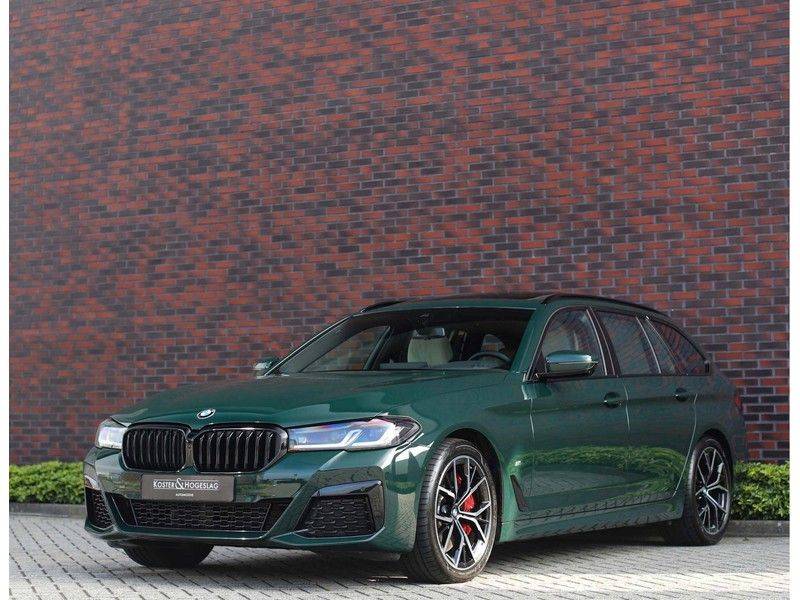 BMW 5 Serie 540i x-Drive *British Racing Green*HUD*Pano*Trekhaak* afbeelding 6