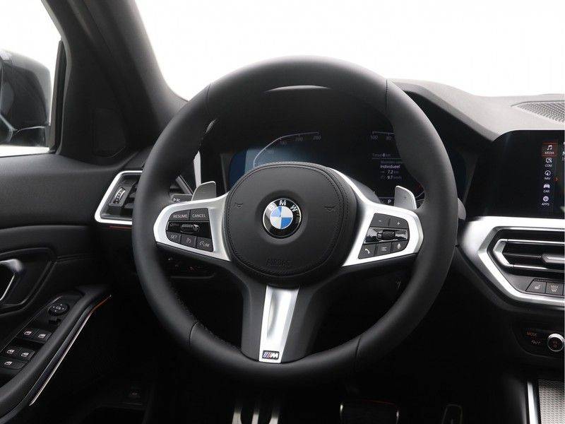 BMW 3 Serie 320i Touring High Exe M-Sport Aut. afbeelding 2