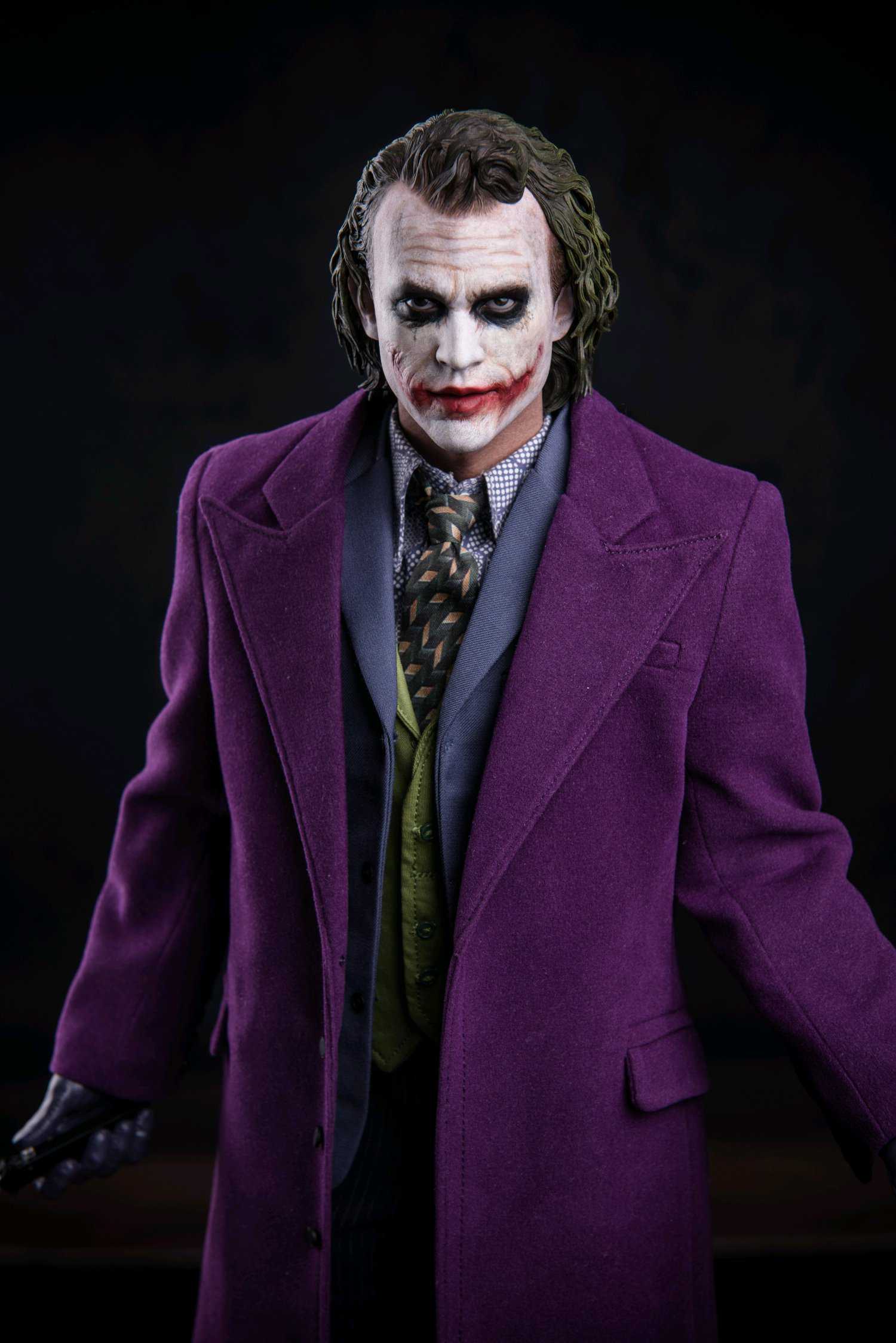 Joker Dark Knight 1/4 Scale