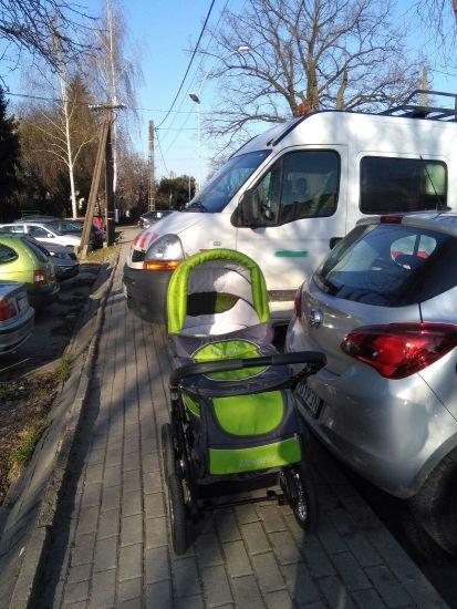 Prawo silniejszego rządzi na polskich ulicach http://www.jaslo4u.pl/prawem-silniejszego-zablokowal-chodnik-newsy-jaslo-21594