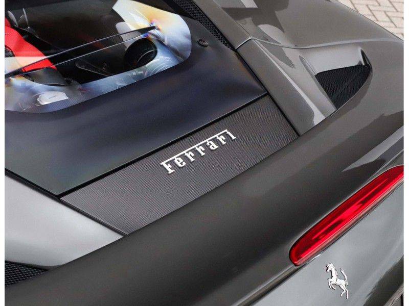 Ferrari F8 Tributo *Carbon*Lift*LED*Passenger display*Camera* afbeelding 20