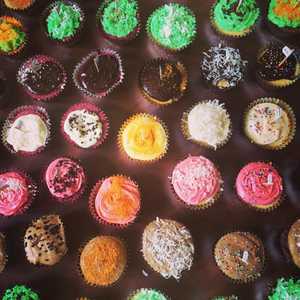 100 totally unique (super yummy!) #cupcakes. Our kind of #coworking event! @portworkspaces