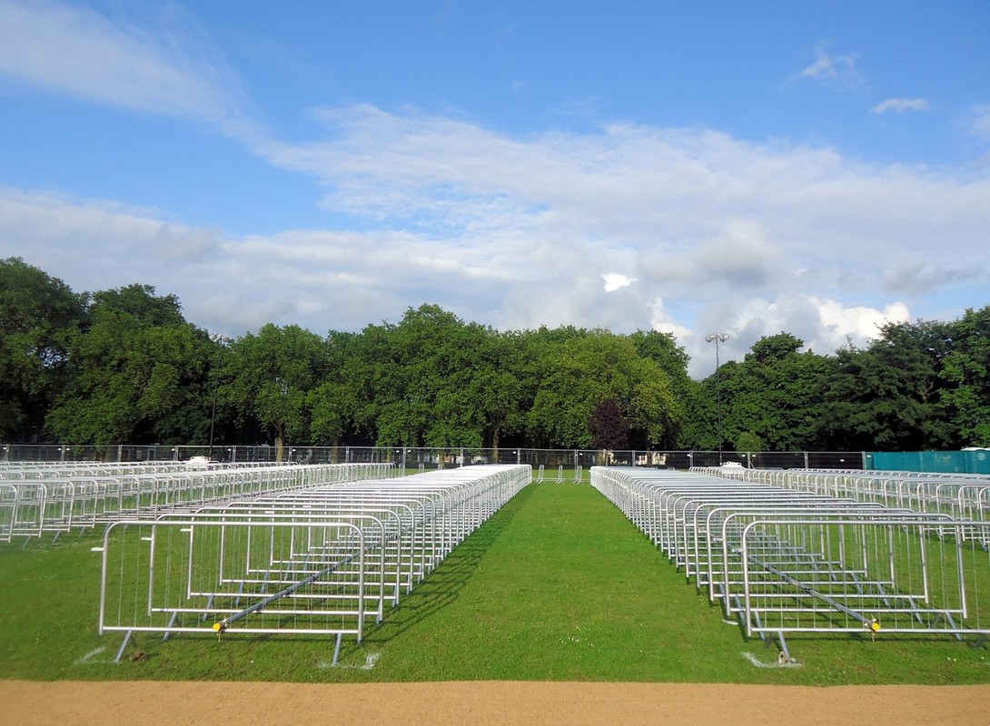 Event barriers lined up