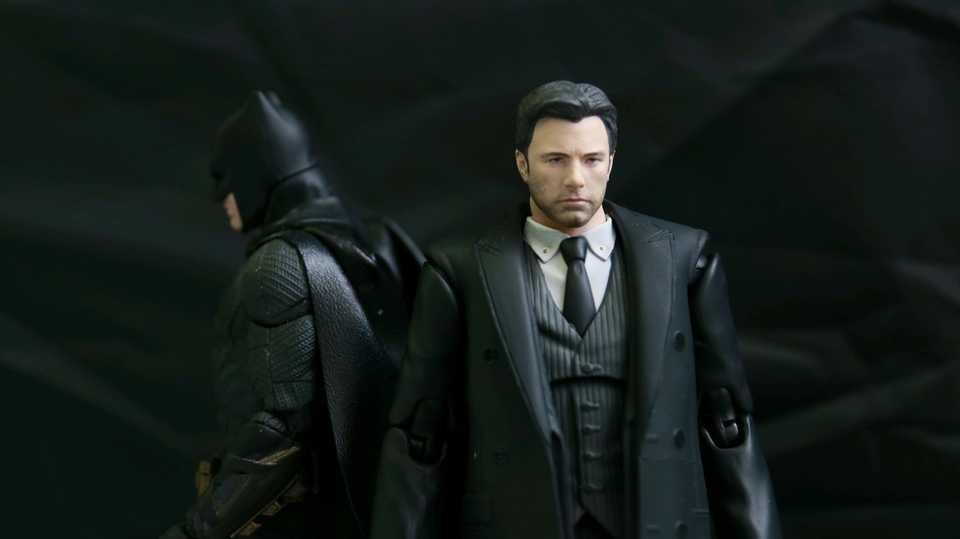 Mafex Justice League Ben Bruce Wayne