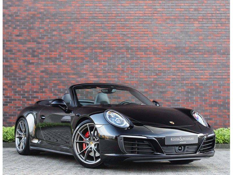 Porsche 911 Cabrio Carrera 4S *ACC*Bose*Chrono*Vierwielbesturing*Camera*Vol!* afbeelding 1