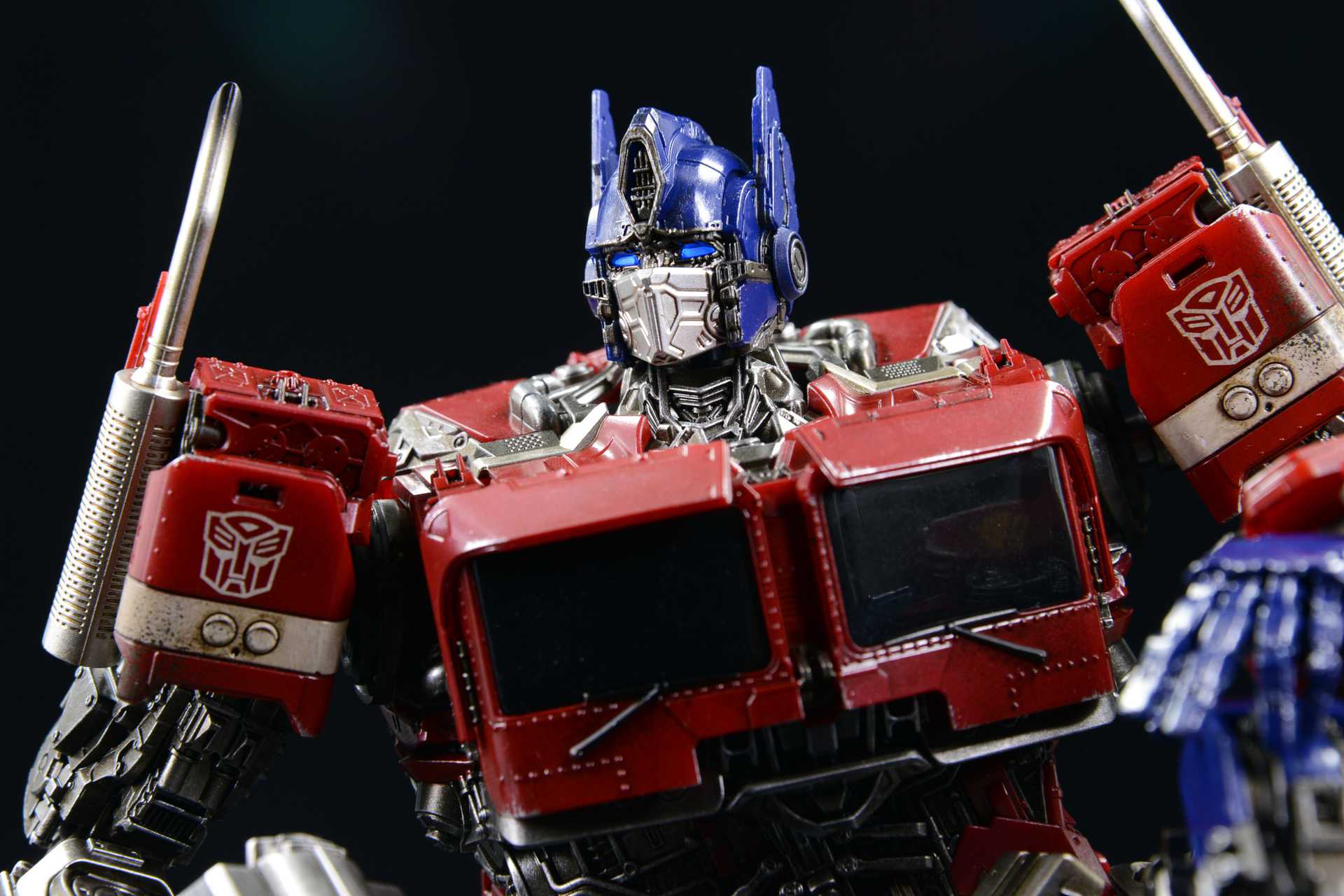 ThreeA Optimus Prime DLX Scale