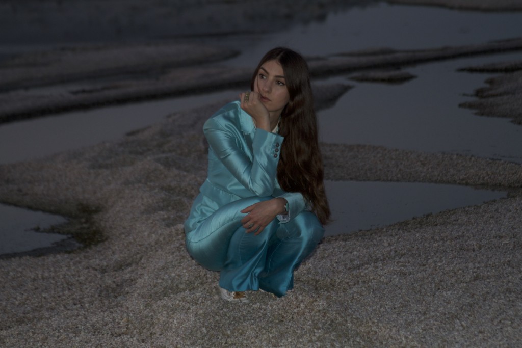 Interview Weyes Blood Control