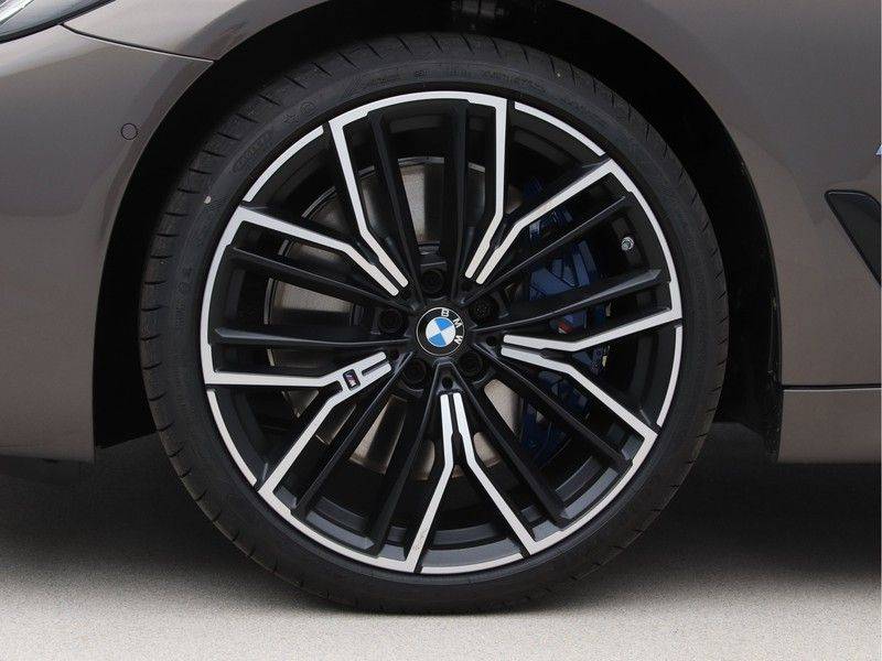 BMW 5 Serie 540i High Exe M-Sport afbeelding 24