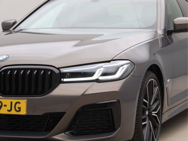 BMW 5 Serie 540i High Exe M-Sport afbeelding 23