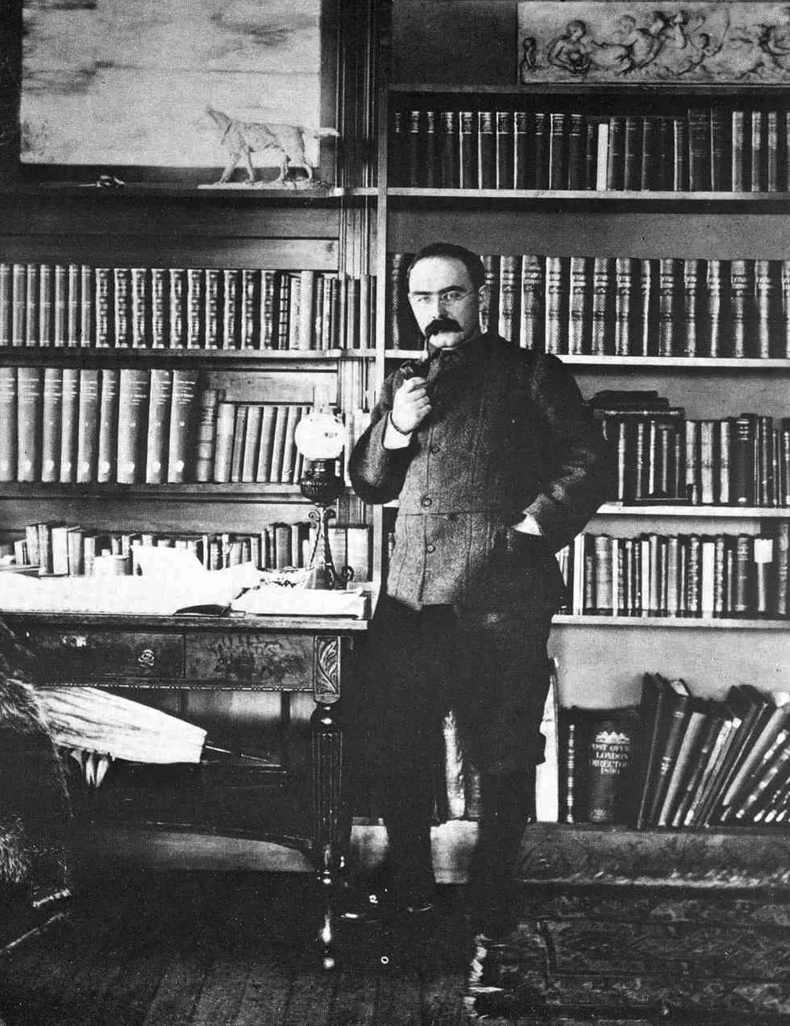 Английский писатель и путешественник Редьярд Киплинг. Источник: ocdn.eu