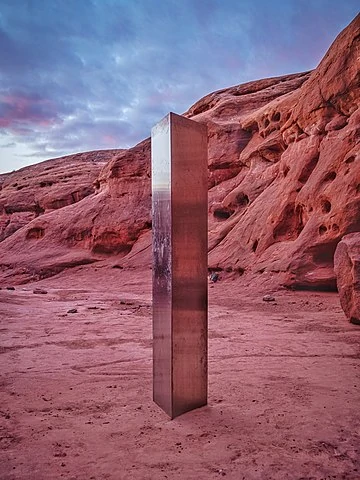 A photo of the monolith that appeared in Utah in 2020