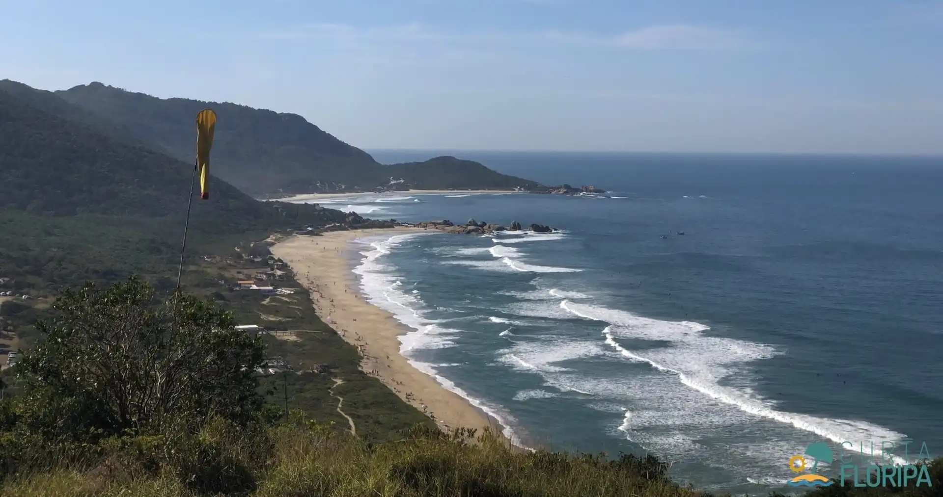 Vista aérea da praia mole pegando ao fundo a praia da galheta