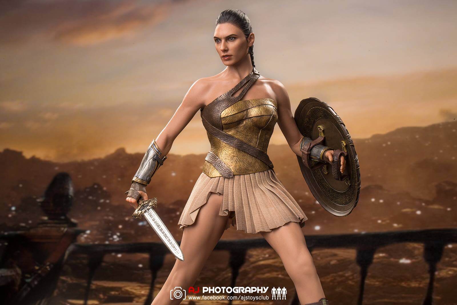 Hot Toys 1/6 Wonder Woman Training Armor Version