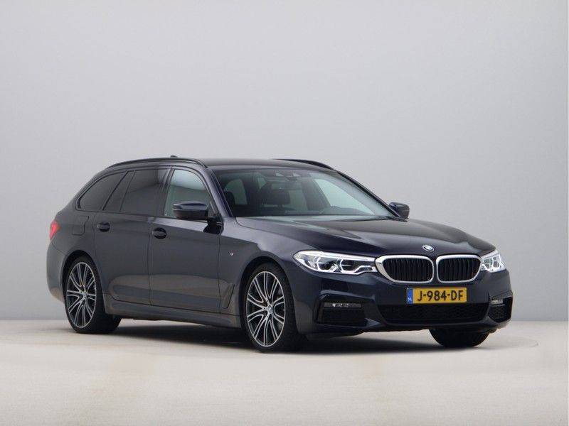 BMW 5 Serie 520i Touring High Exe M-Sport afbeelding 7