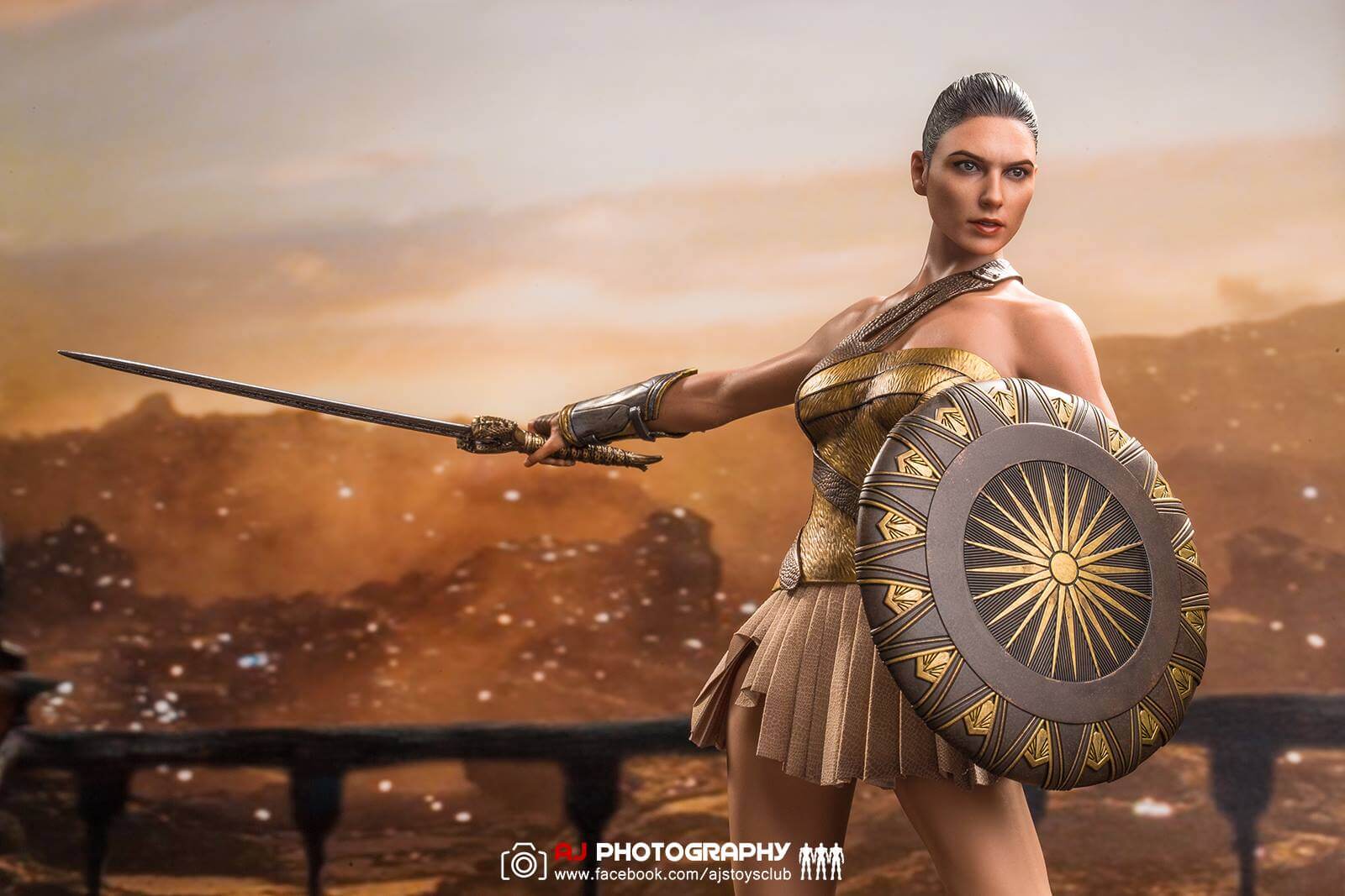 Hot Toys 1/6 Wonder Woman Training Armor Version