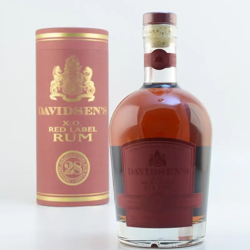 Image of the front of the bottle of the rum Davidsen‘s XO 28 Red Label