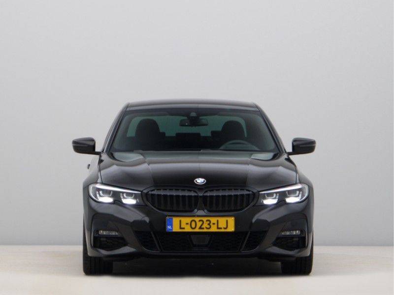 BMW 3 Serie 318i Exe M-Sport Aut. afbeelding 6