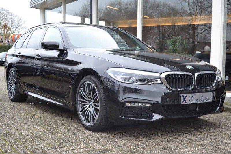 BMW 5 Serie touring 530d xDrive M sportpakket NW 110.000,- afbeelding 2