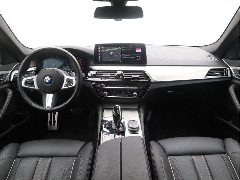 BMW 5 Serie Sedan 520i High Executive M-Sport Automaat afbeelding 13