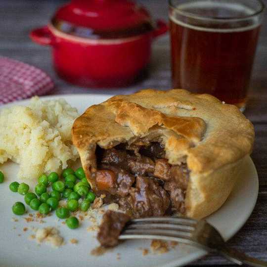 Buy Steak and Ale Pies Online | Mud Foods