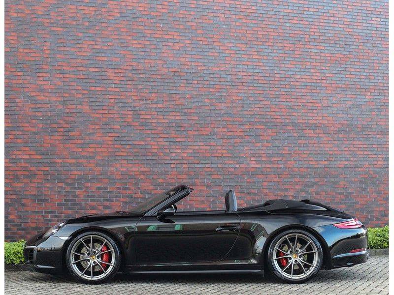 Porsche 911 Cabrio Carrera 4S *ACC*Bose*Chrono*Vierwielbesturing*Camera*Vol!* afbeelding 16