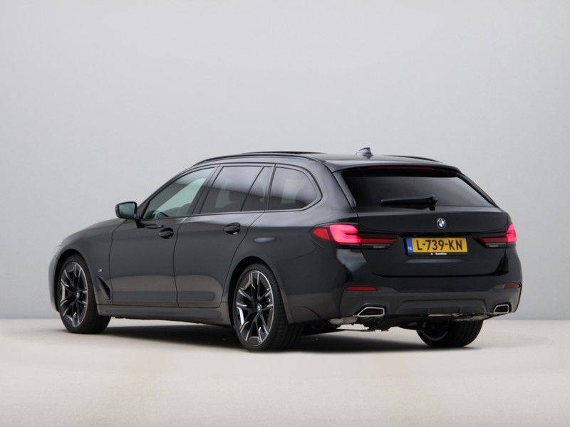 BMW 5 Serie Touring 520i High Executive Model M-Sport afbeelding 11