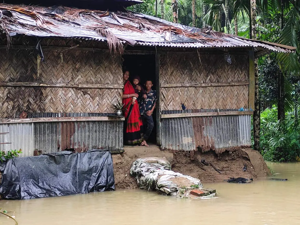 refugee shelter amid flooding in Cox's Bazar