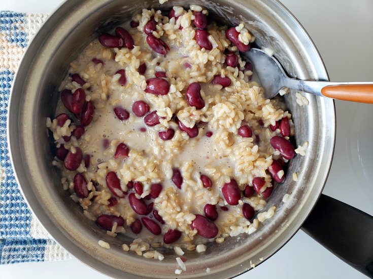 Pot of coconut kidney bean rice
