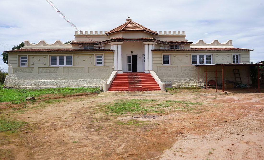 Balaclava House Large Colonial Bungalow in Coonoor