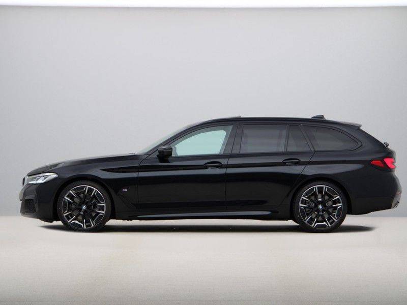 BMW 5 Serie Touring 520i High Executive Model M-Sport afbeelding 12