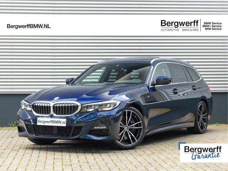 BMW 3 Serie Touring 330i M-Sport - Individual - Memoryzetels - Trekhaak - Panorama afbeelding 1