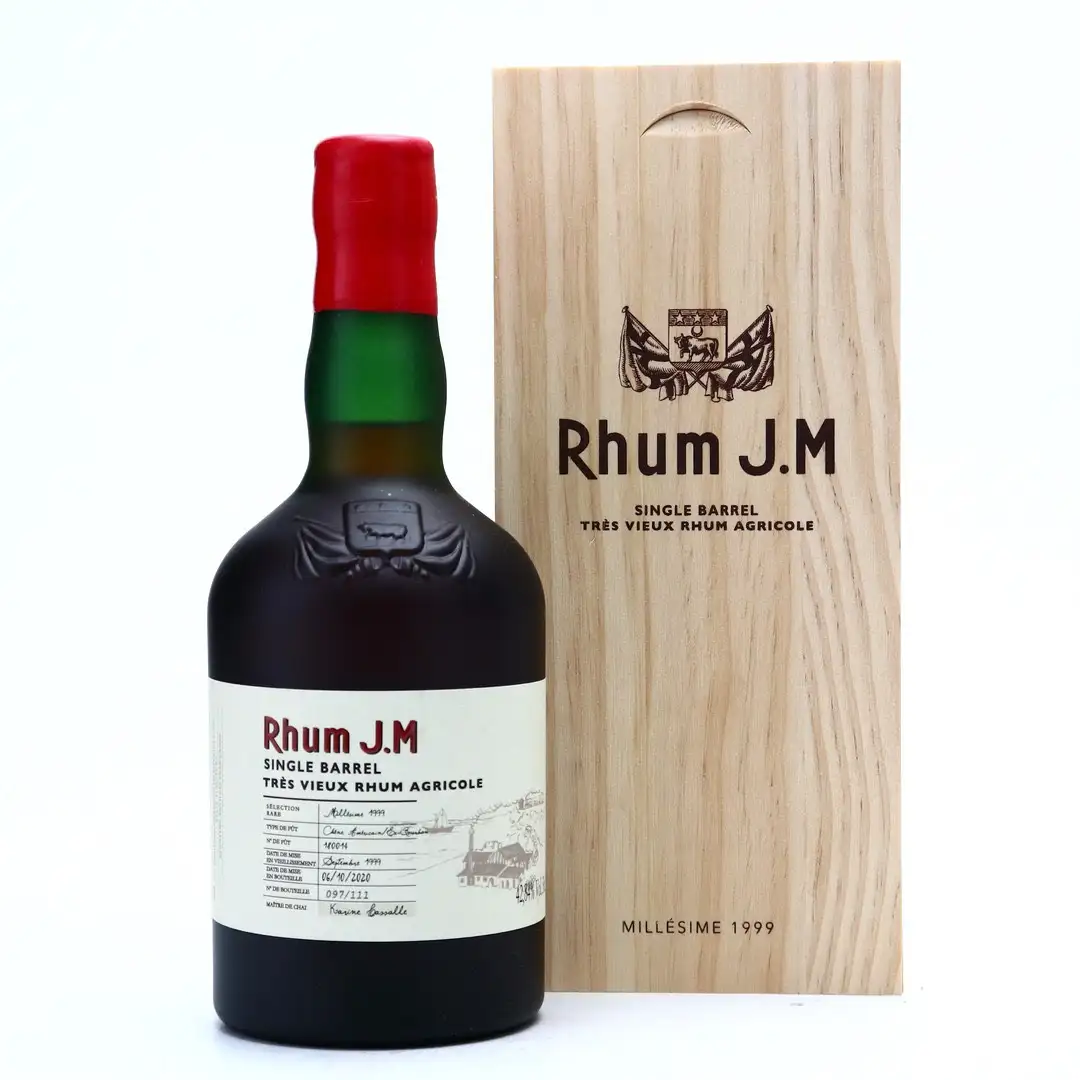 Image of the front of the bottle of the rum Single Barrel