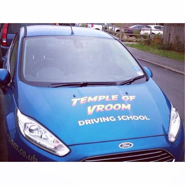 oh my god twitter doesn’t include alt text from images in their API