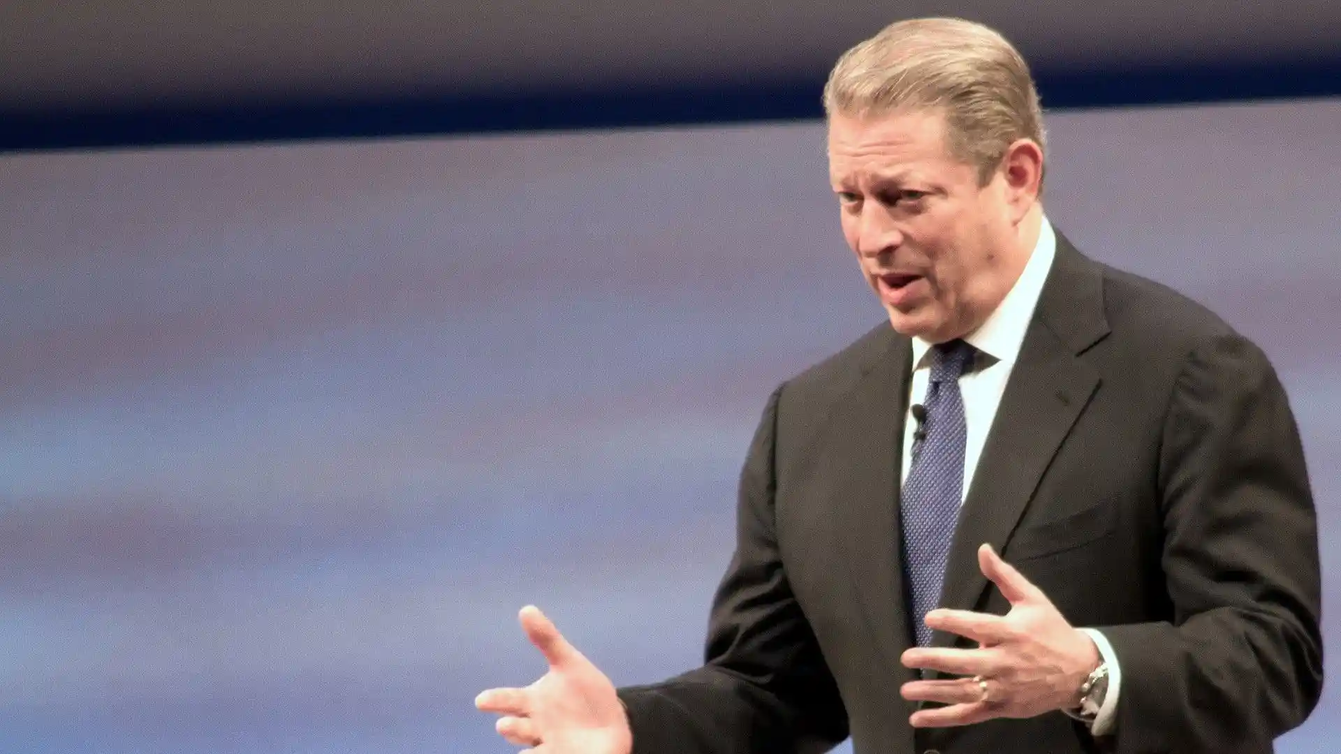 2560px-Al_Gore_at_SapphireNow_2010