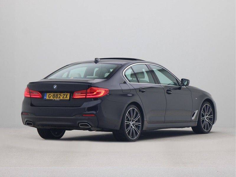 BMW 5 Serie Sedan 540i High Executive M-Sport Automaat afbeelding 9