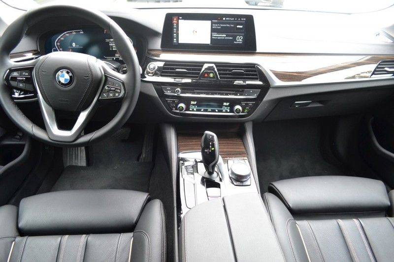 BMW 5 Serie 530i xDrive Luxury Line Facelift afbeelding 8