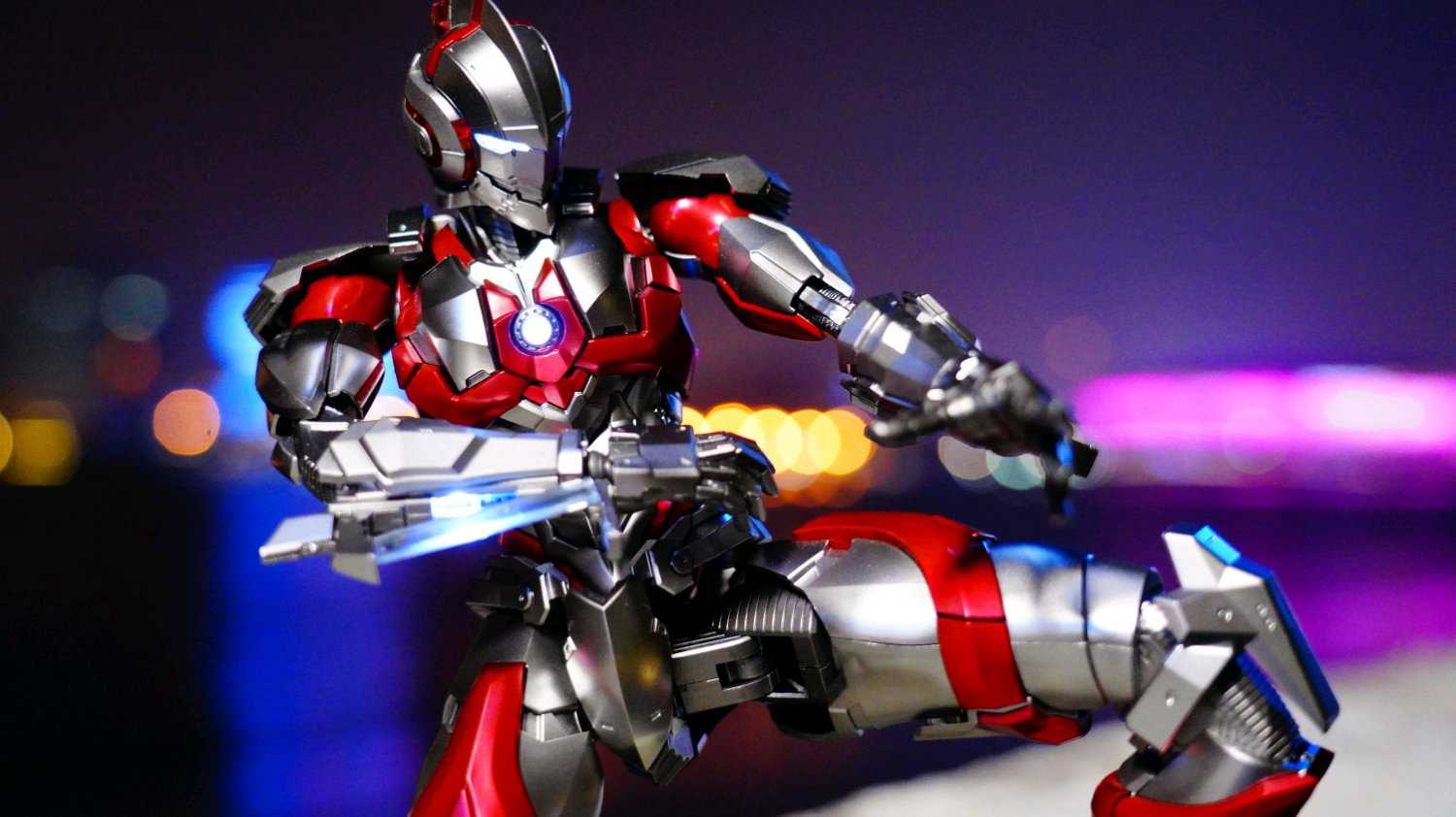 ULTRAMAN x SEVEN SUIT