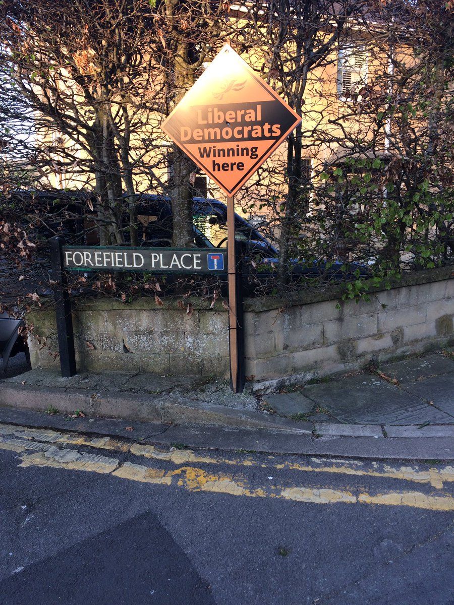 oh my god twitter doesn’t include alt text from images in their API