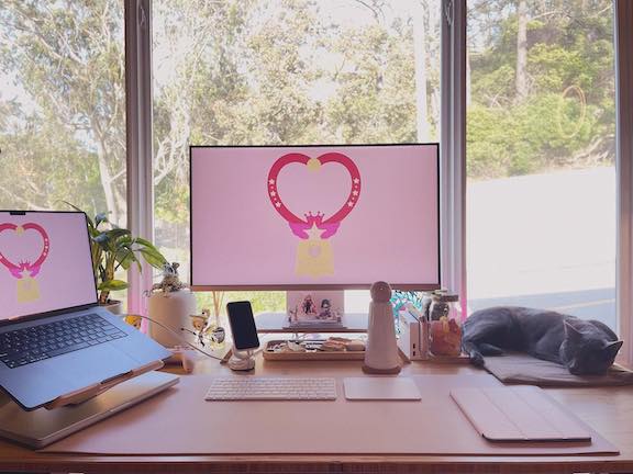 I’ve been working on my work from home setup for the last year or so, and I think I’ve finally gotten it as close to perfect as possible. Just added the @grovemade x @maisyleigh desk pad which was the perfect color 💕