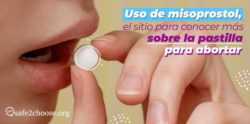 Mujer latina haciendo un uso correcto de misoprostol para realizar un aborto