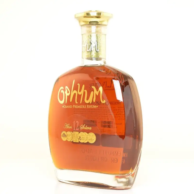 Image of the front of the bottle of the rum Ophyum Años 12 Solera