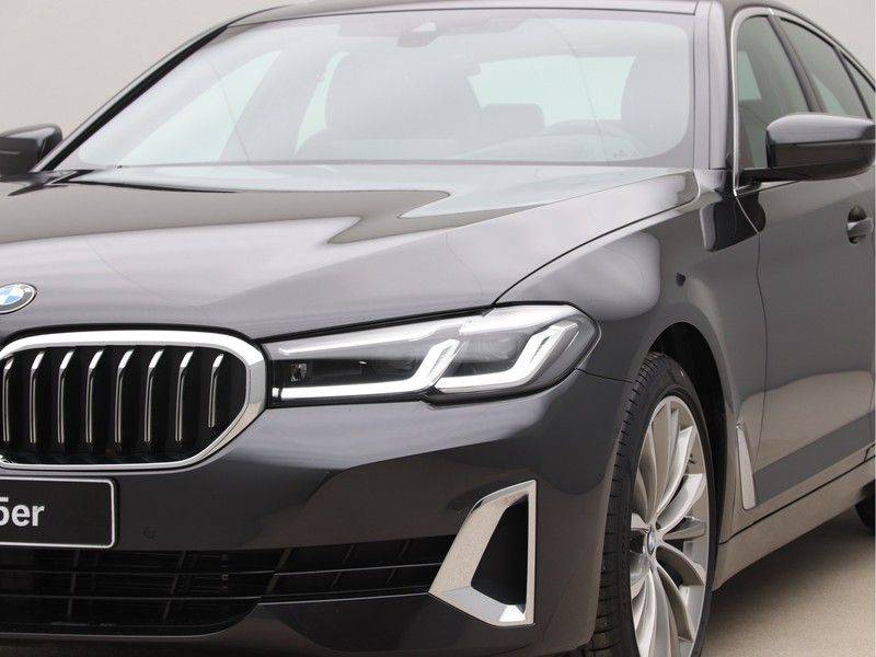 BMW 5 Serie 520i High Exe Luxuryline afbeelding 22