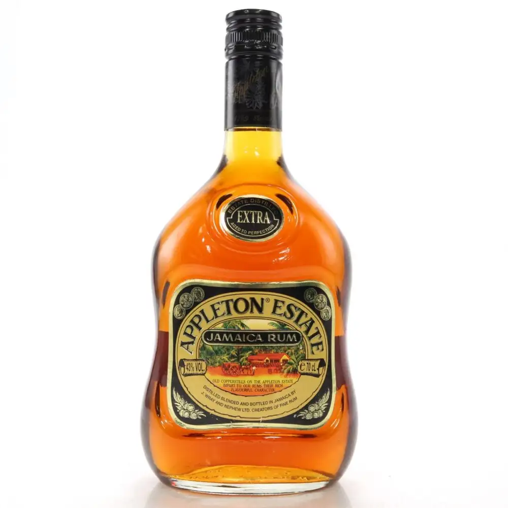 Image of the front of the bottle of the rum Extra
