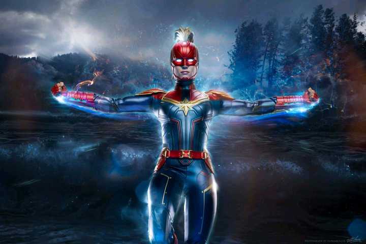 Hot Toys Captain Marvel 1/6 Action Figure