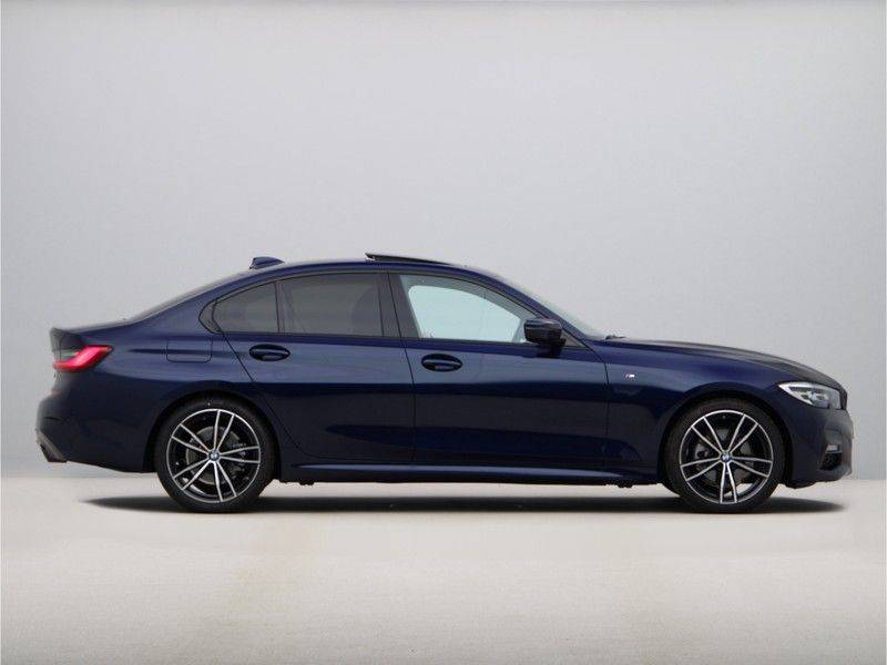 BMW 3 Serie 320i Exe M-Sport Aut. afbeelding 8